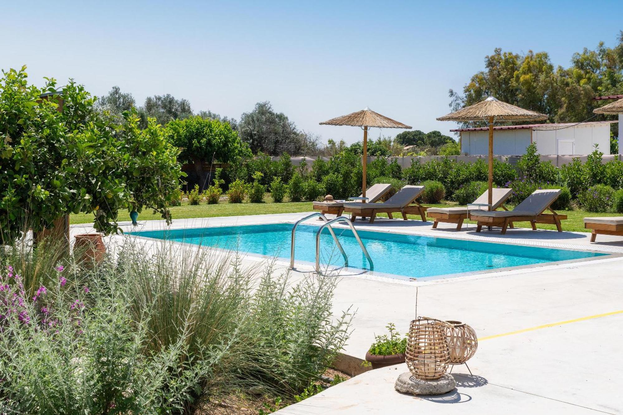 Ethria Pool Villa With Heated Jacuzzi アファンドウ エクステリア 写真